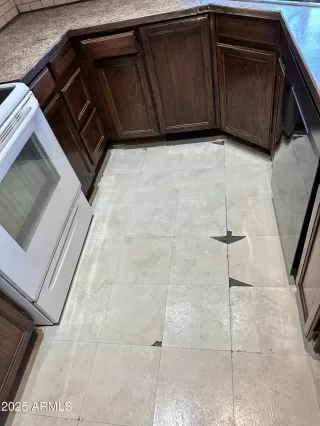 Photo #4: 6852483 Listing