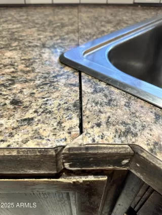 Photo #5: 6852483 Listing