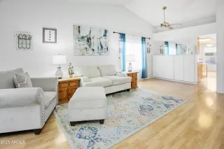 Photo #4: 6852523 Listing 