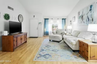 Photo #6: 6852523 Listing 