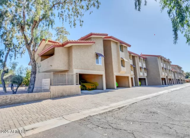 MLS: 6852601 Condo For Sale