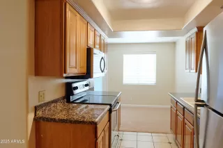 Photo #5: 6852601 Listing