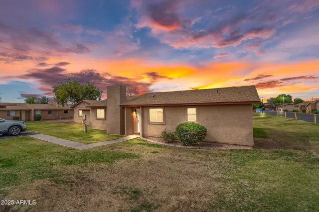 MLS: 6852776 Condo For Sale