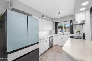 Photo #6: 6852776 Listing 