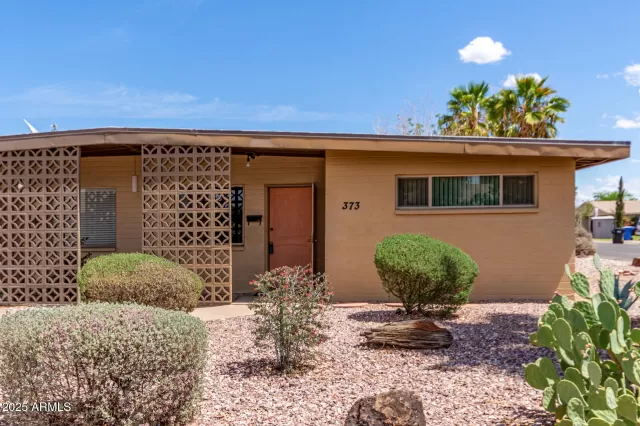 MLS: 6852789 Condo For Sale