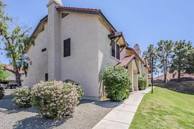 MLS: 6853080 Condo For Sale