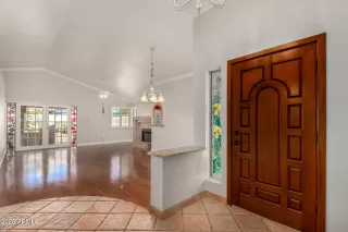 Photo #4: 6853120 Listing