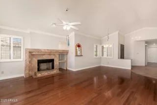 Photo #6: 6853120 Listing