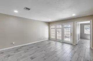 Photo #4: 6853236 Listing