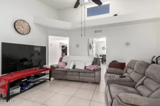 Photo #3: 6853354 Listing