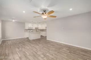 Photo #6: 6853641 Listing 