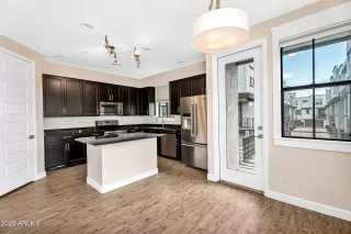 Photo #4: 6853842 Listing