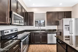 Photo #5: 6853842 Listing