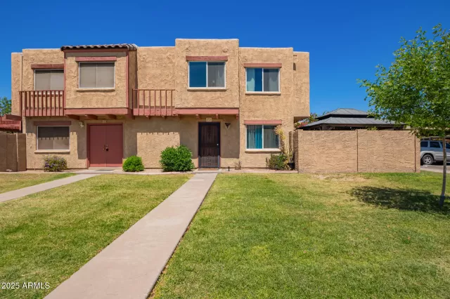 MLS: 6853985 Condo For Sale