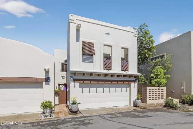 MLS: 6854247 Condo For Sale