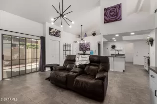 Photo #5: 6854327 Listing 