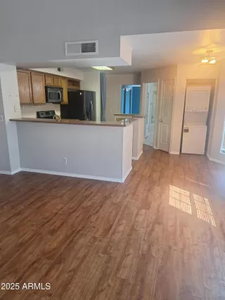 Photo #3: 6854730 Listing 