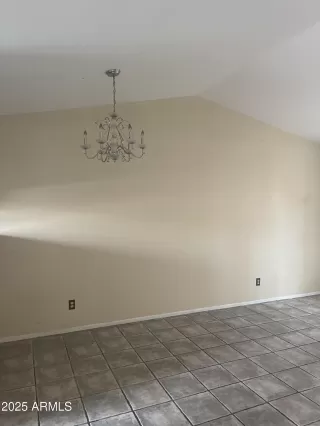 Photo #3: 6854993 Listing 