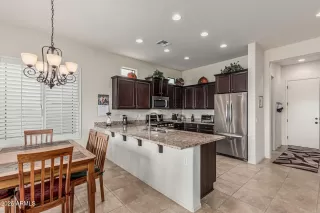 Photo #5: 6855007 Listing