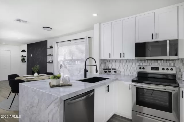 MLS: 6855188 Condo For Sale