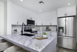 Photo #1: 6855188 Listing