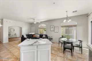 Photo #6: 6855416 Listing 