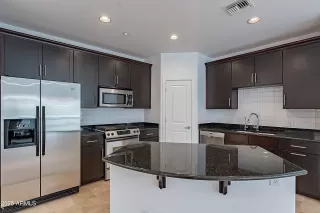 Photo #3: 6855447 Listing 