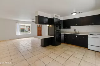 Photo #5: 6856143 Listing 