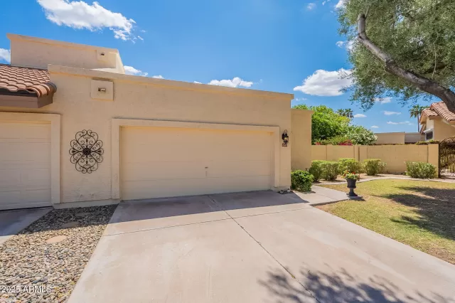 MLS: 6856211 Condo For Sale