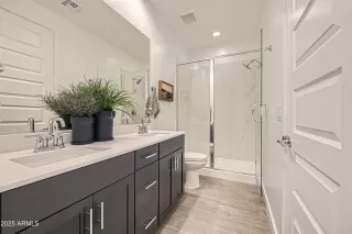 Photo #4: 6856329 Listing 