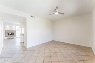 Photo #5: 6856341 Listing