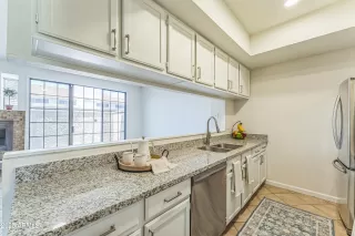 Photo #6: 6856341 Listing