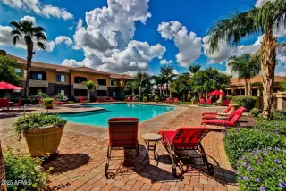 Photo #5: 6856419 Listing 