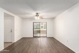 Photo #4: 6856483 Listing