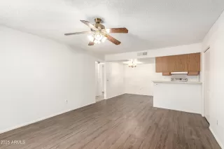 Photo #5: 6856483 Listing