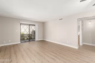 Photo #3: 6856525 Listing 