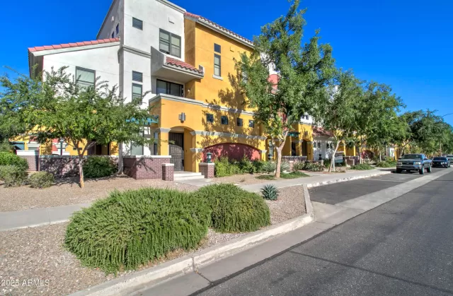 MLS: 6856851 Condo For Sale