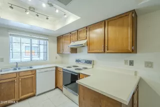 Photo #5: 6856965 Listing 