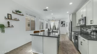 Photo #3: 6857074 Listing 