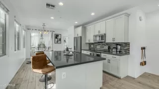 Photo #4: 6857074 Listing 