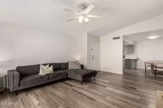 Photo #6: 6857250 Listing