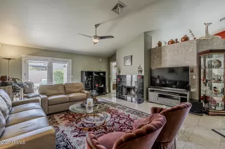 Photo #3: 6857350 Listing