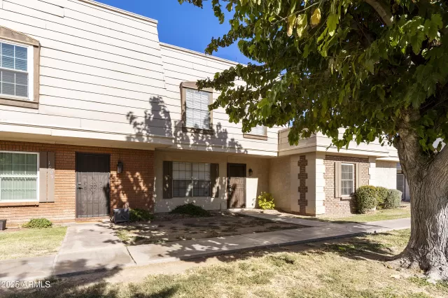 MLS: 6857413 Condo For Sale