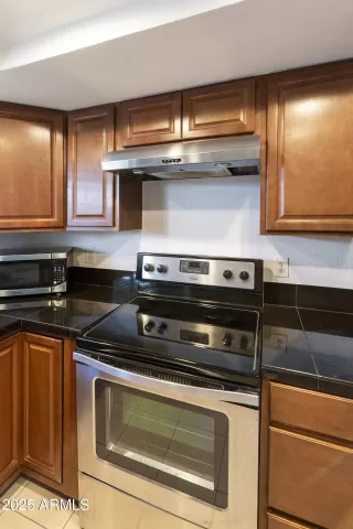 Photo #4: 6857413 Listing