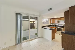 Photo #6: 6857413 Listing