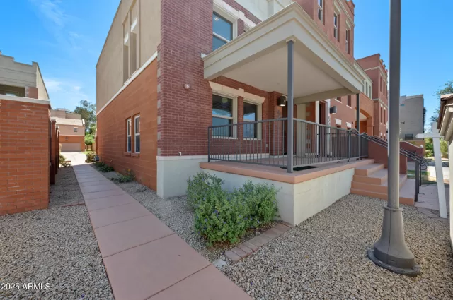 MLS: 6857502 Condo For Sale