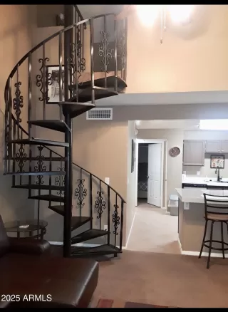 Photo #6: 6857646 Listing