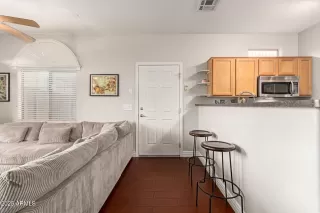 Photo #2: 6857651 Listing 