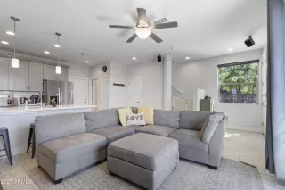 Photo #3: 6857863 Listing 