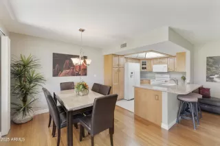 Photo #4: 6858191 Listing